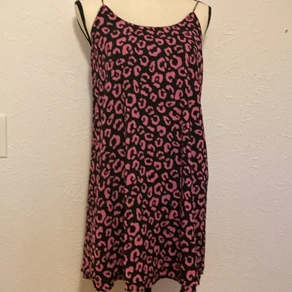 Francesca’s ALYA Leopard Dress - Picture 2 of 9